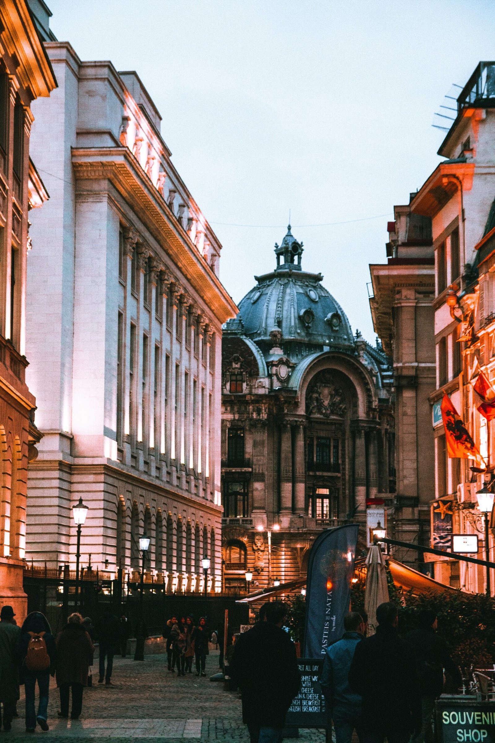 adrian-dascal-J_Rhrj-et-I-unsplash